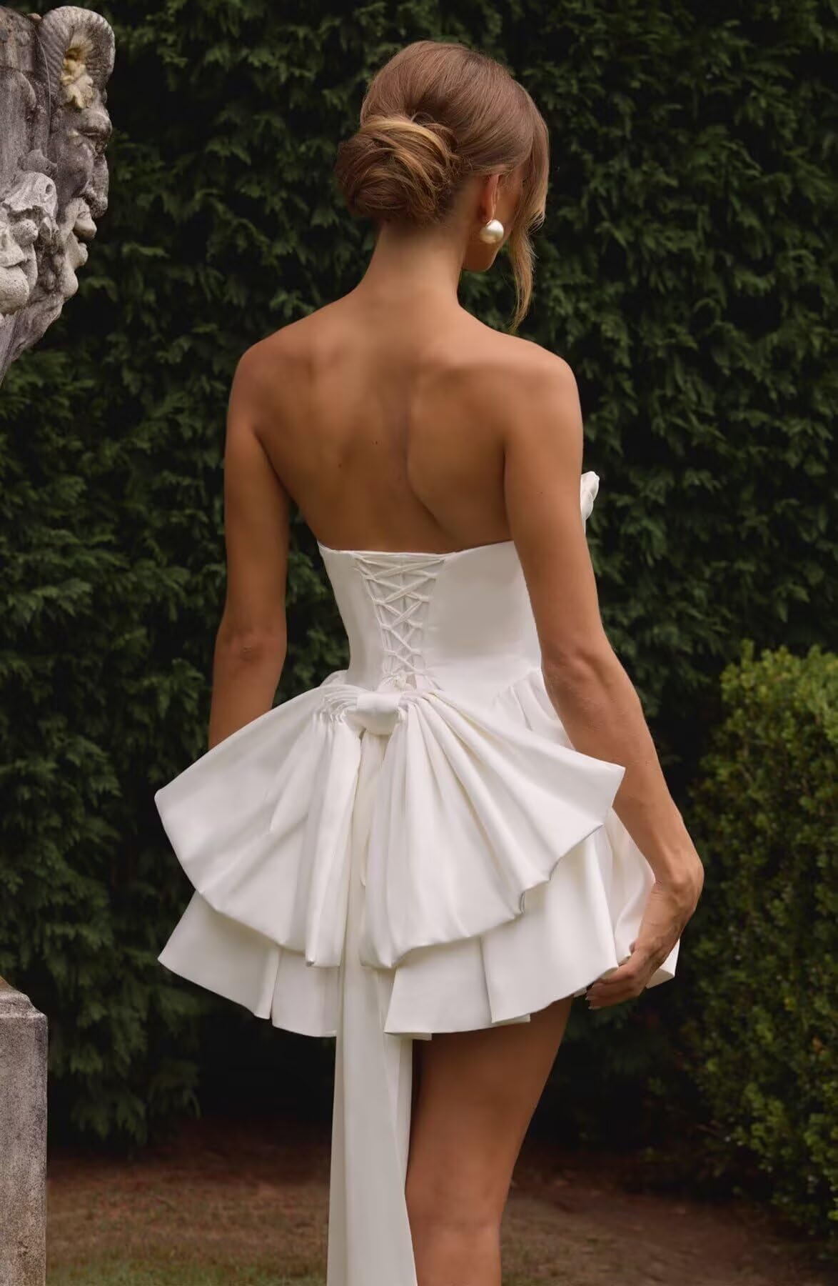 White pleated tube top bow hem short dress - Image 3